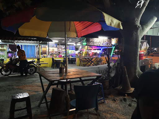 Warung Besi Nasi Ayam Berlada Warung Besi Nasi Ayam Berlada