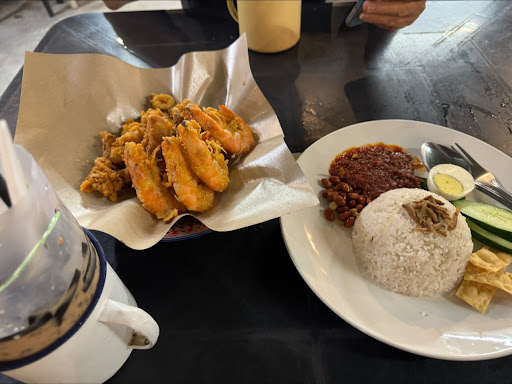 Nasi Lemak (WARUNG DALAM KAMPUNG)